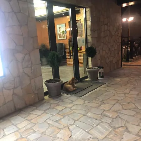 Kraljevi Cardaci Makica Sa Garazom Apartamento *