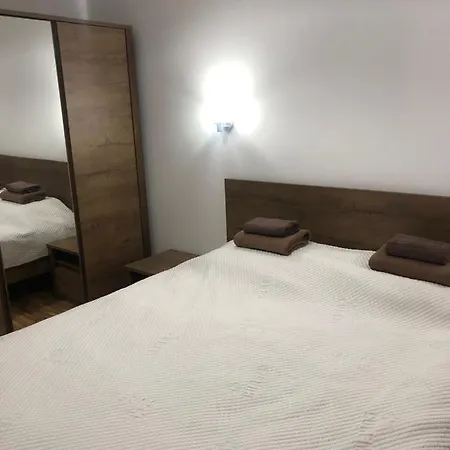 Kraljevi Cardaci Makica Sa Garazom