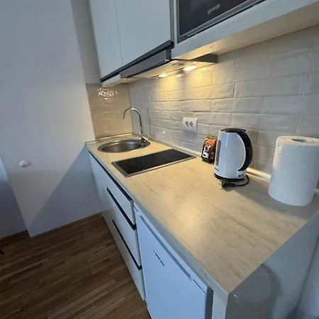 Kraljevi Cardaci Makica Sa Garazom Apartamento *