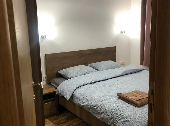 Kraljevi Cardaci Makica Sa Garazom *