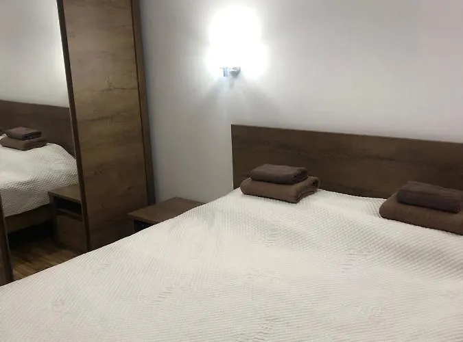 Kraljevi Cardaci Makica Sa Garazom