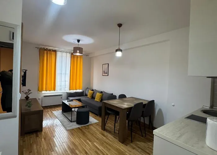 Kraljevi Cardaci Makica Sa Garazom * Kopaonik